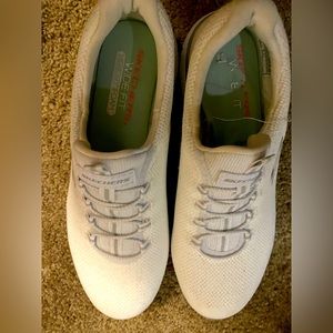 Sketchers wide, fit memory foam